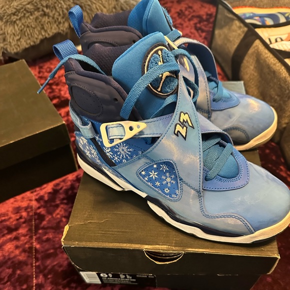 Retro 8s Snowflakes - Picture 1 of 5
